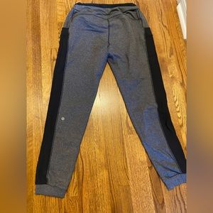 Lululemon charcoal pants size 10